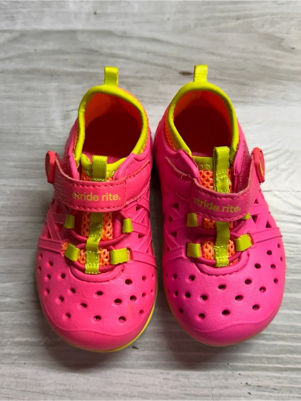 Stride Rite Made 2 Play Phibian Neon Pink Yellow Rubber Slip On Girls size 5